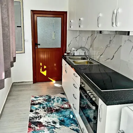 Meti&lika Castle View بيرات